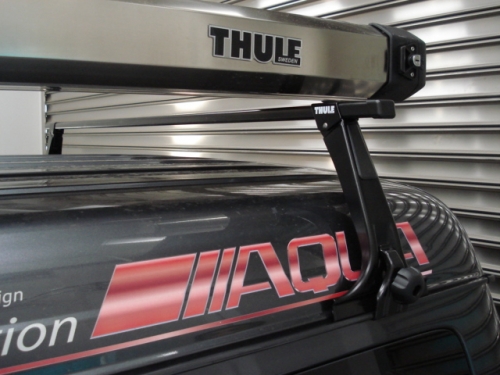 トヨタ Toyota ハイエース Thule バー スチール製強化スクエアバー